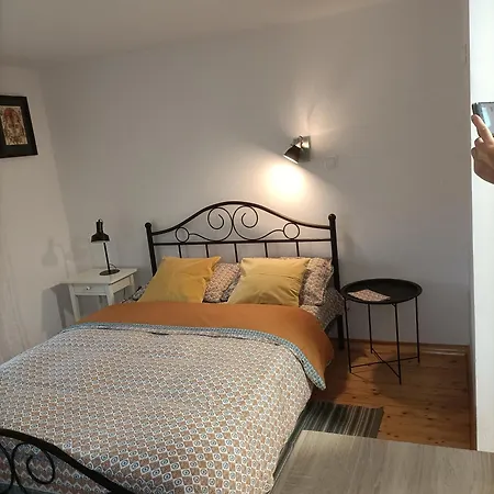 Pod Jablonia Apartman *